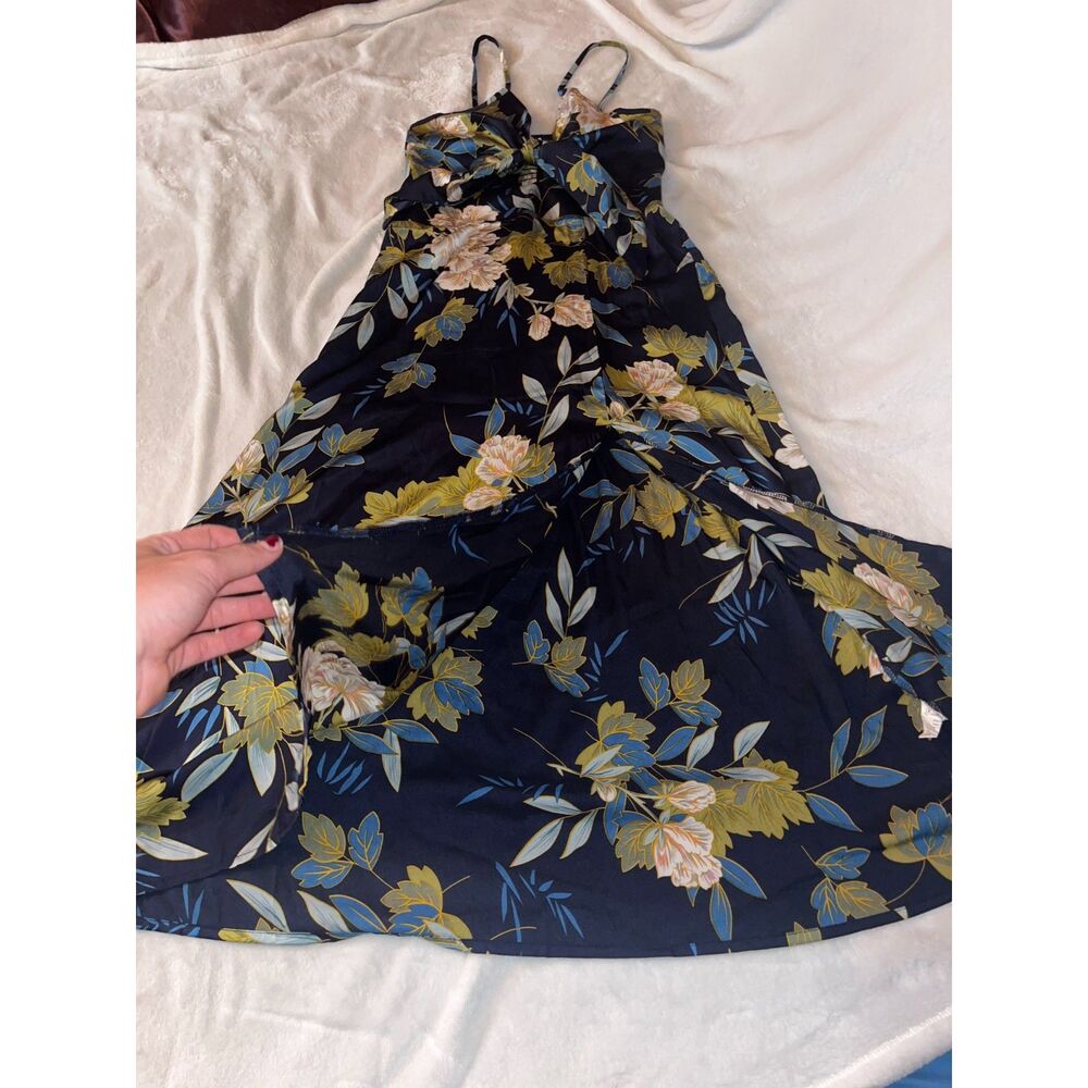 Blue Floral Springtime Dress - Picture 9 of 9